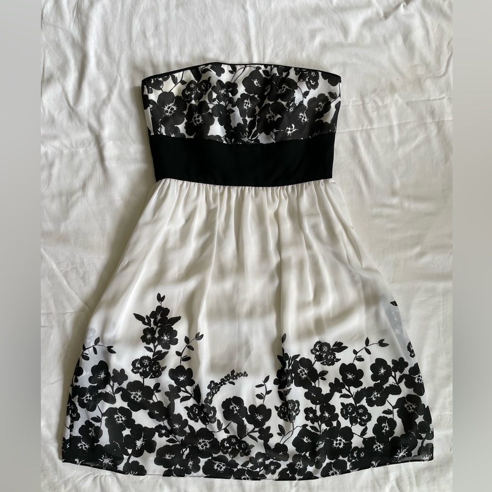 White House Black Market Floral Sleeveless Dress Size 6
